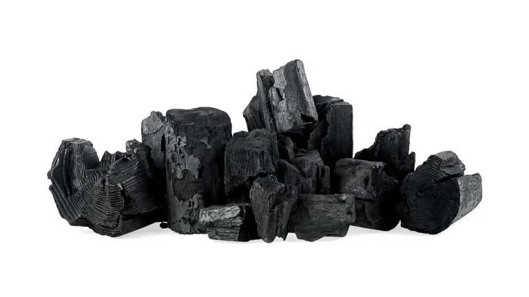 carbone attivo vegetale, un ingrediente molto apprezzato in creme, detergenti e paste lavamani